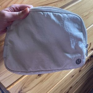 Lululemon 2L Belt bag